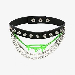 WEIRDO'S GANG STUDS & CHAINS SAFETY PIN CHOKER